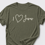 I Love Jesus • Heart T-Shirt